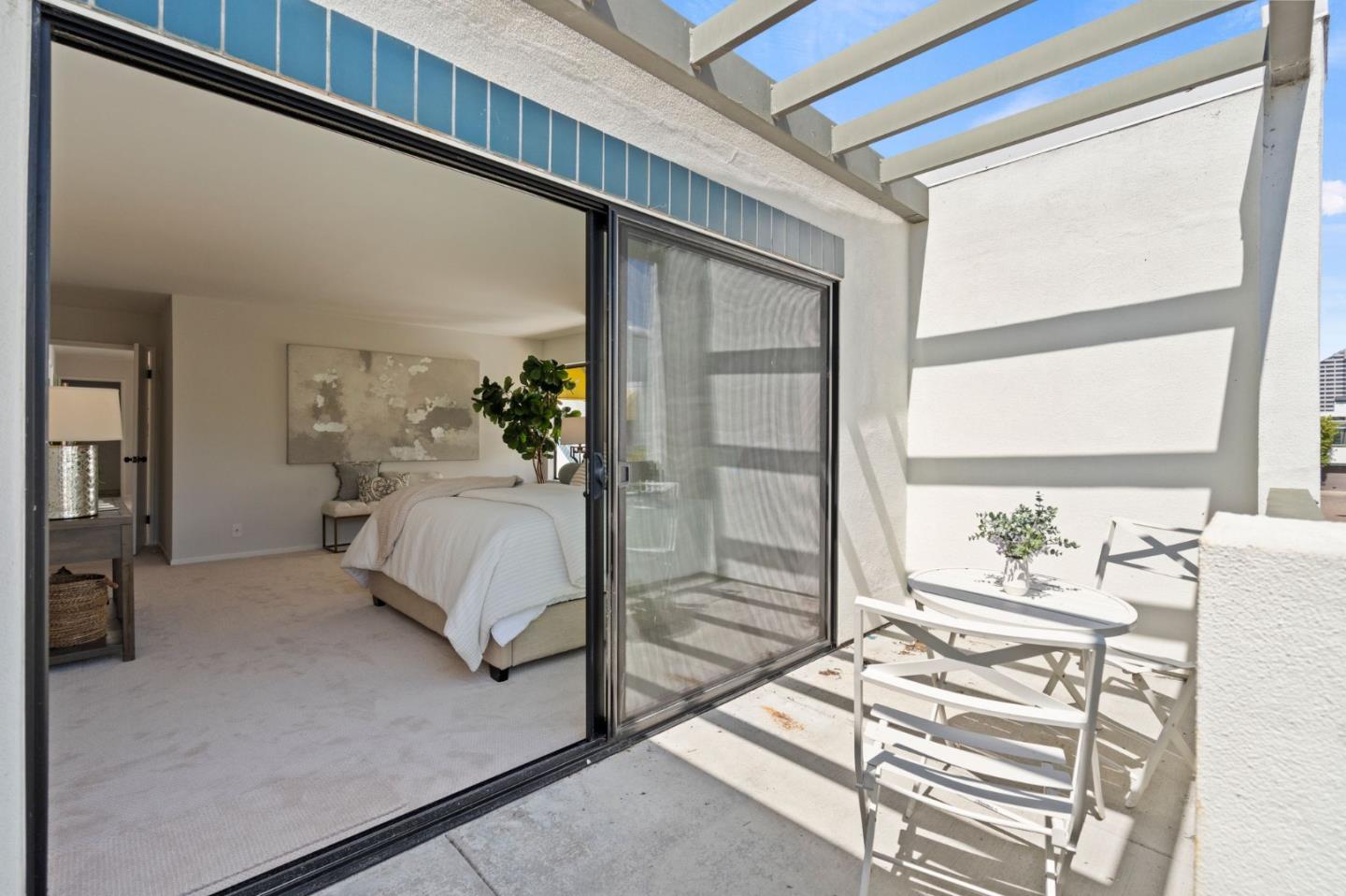 674 Portofino LN