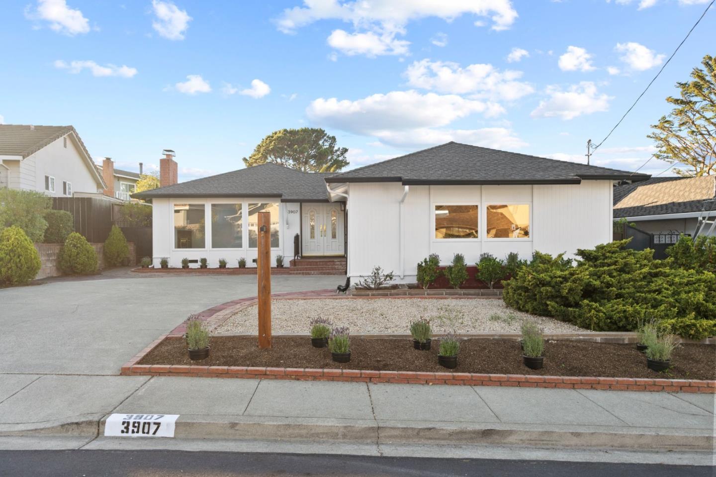 3907 Christian DR