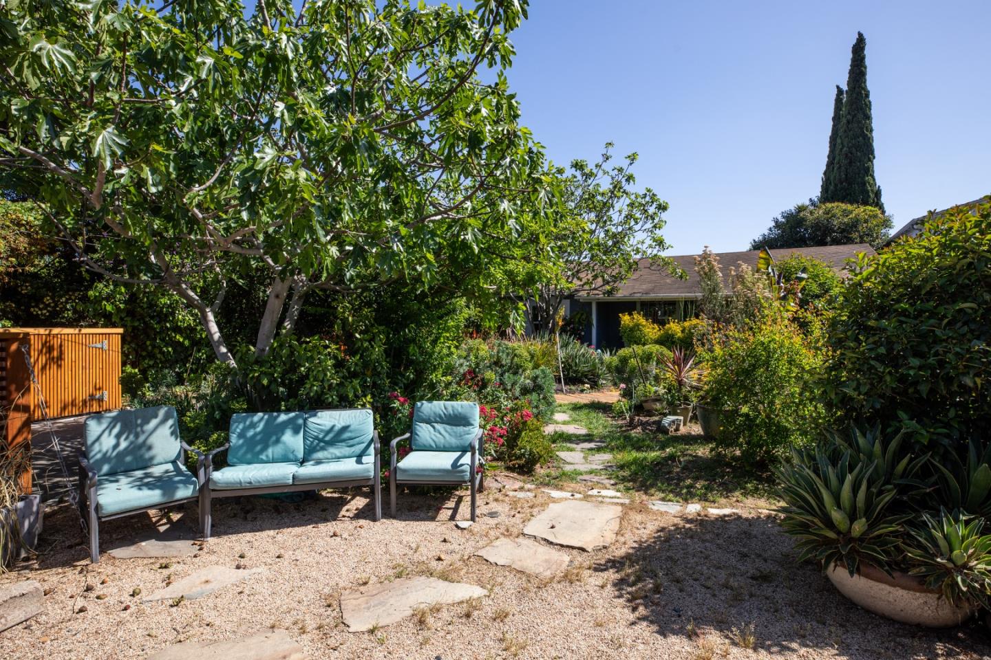 2336 Palo Verde Avenue