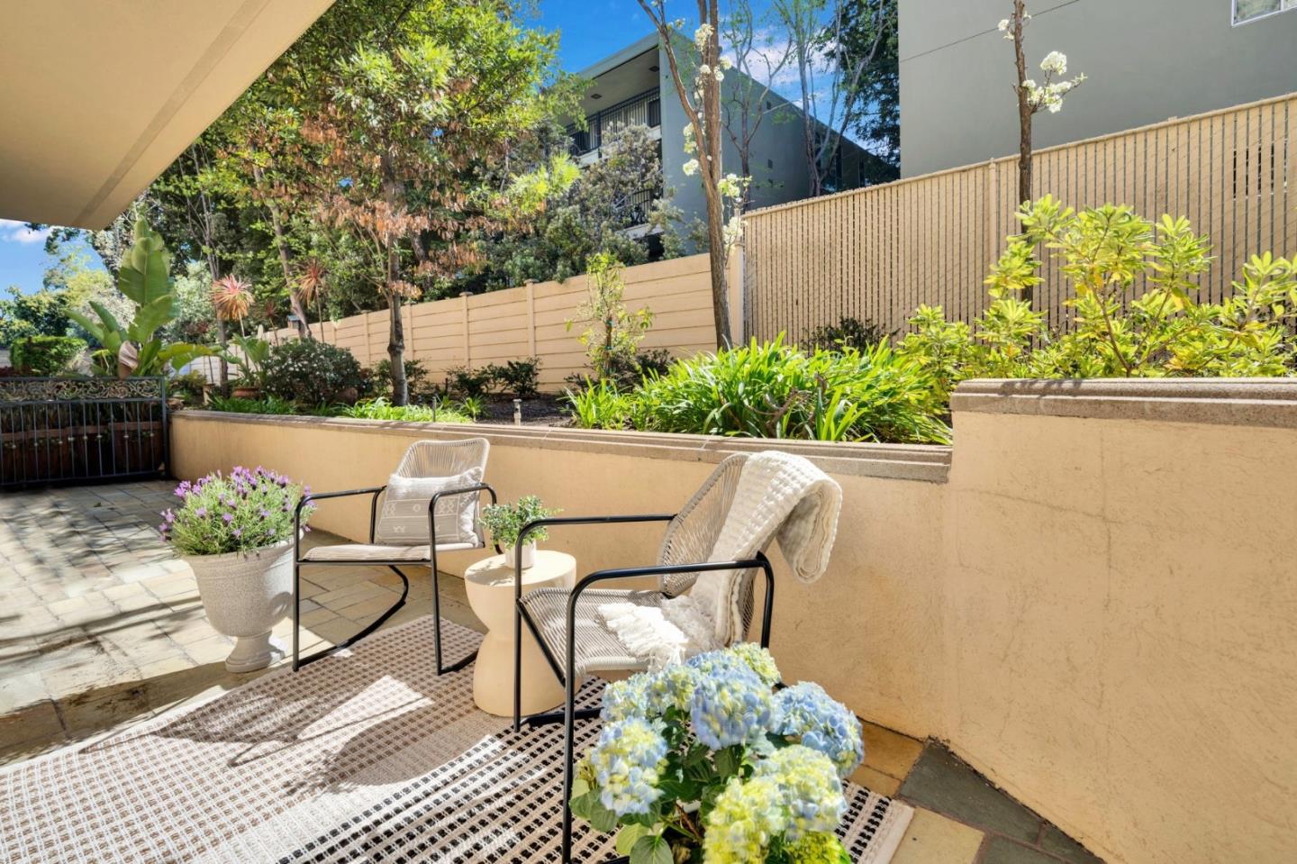 153 North San Mateo Drive 106