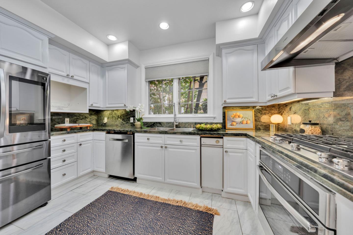 153 North San Mateo Drive 106