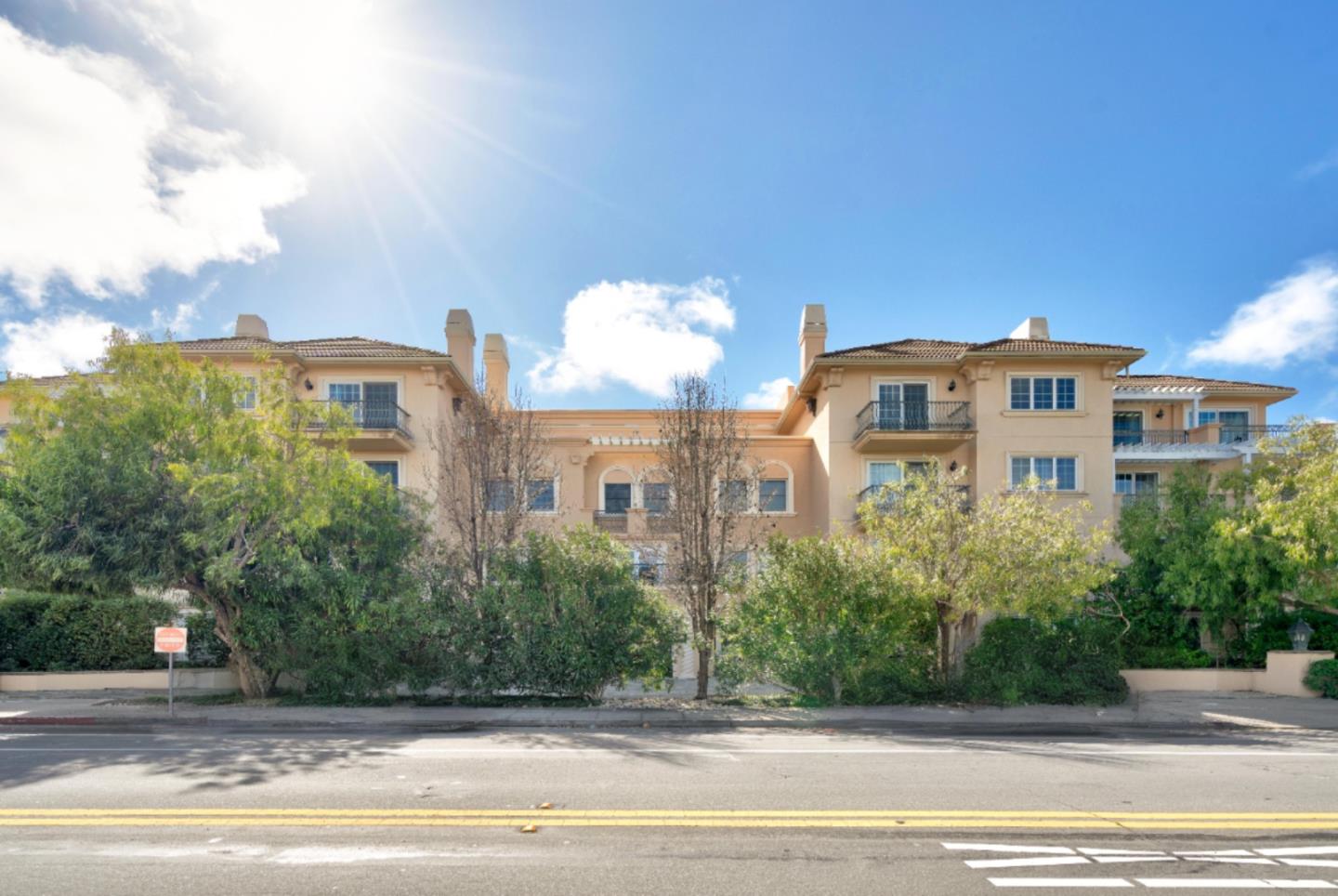 153 North San Mateo Drive 106