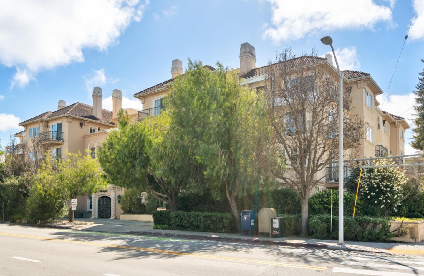 153 North San Mateo Drive 106