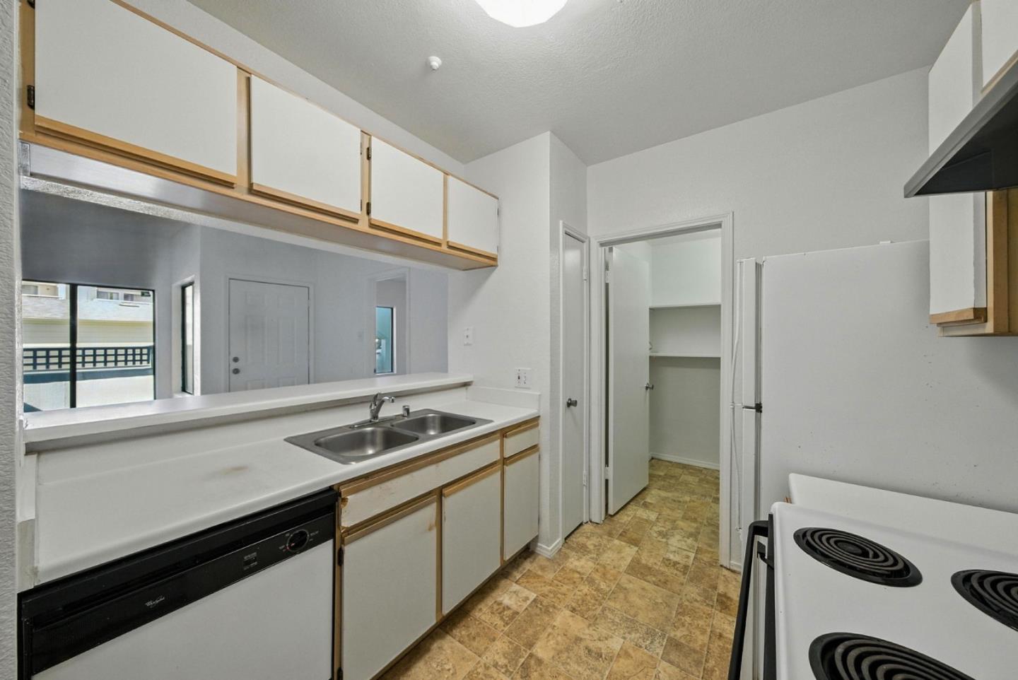 1201 Glen Cove Parkway 1001