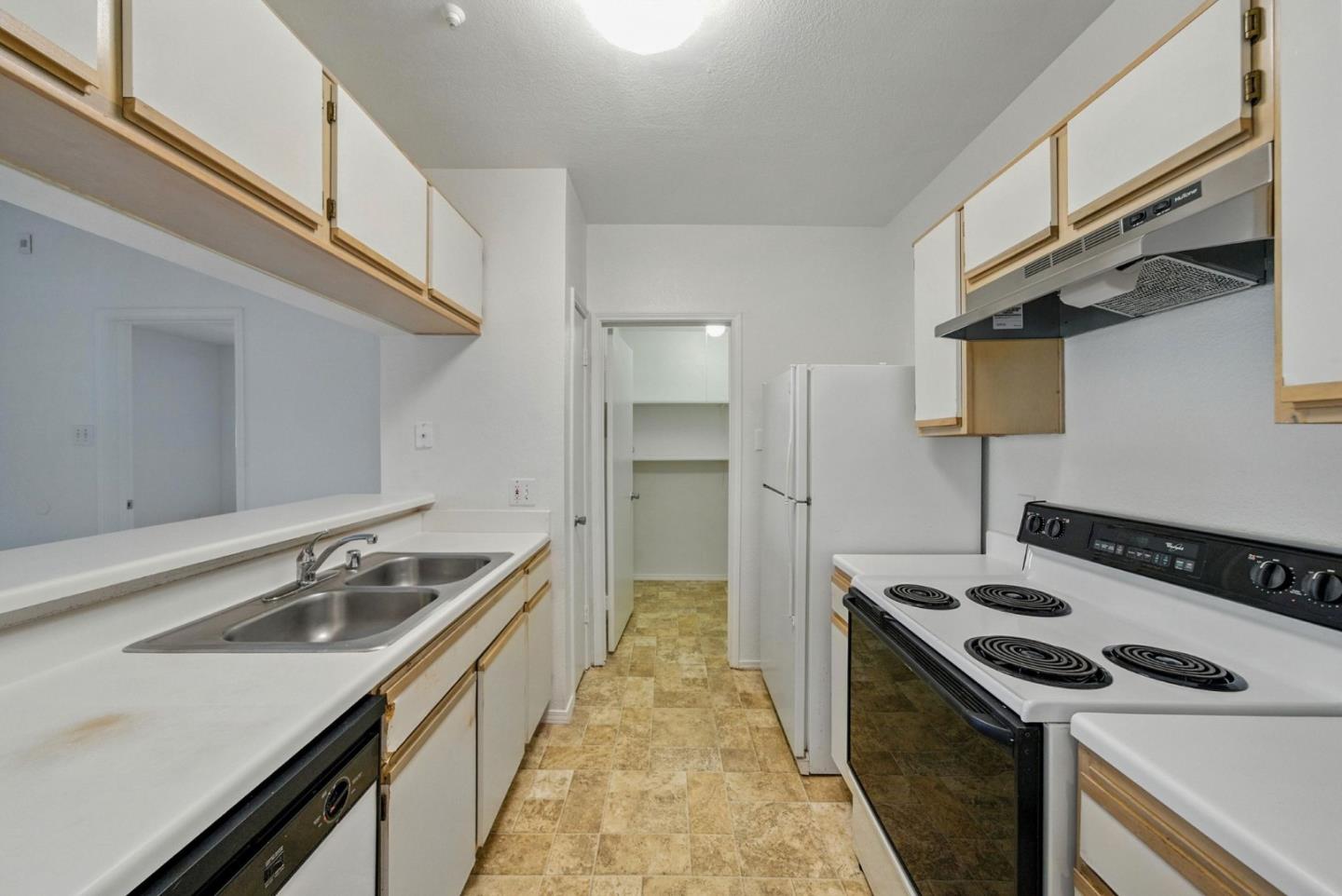 1201 Glen Cove Parkway 1001