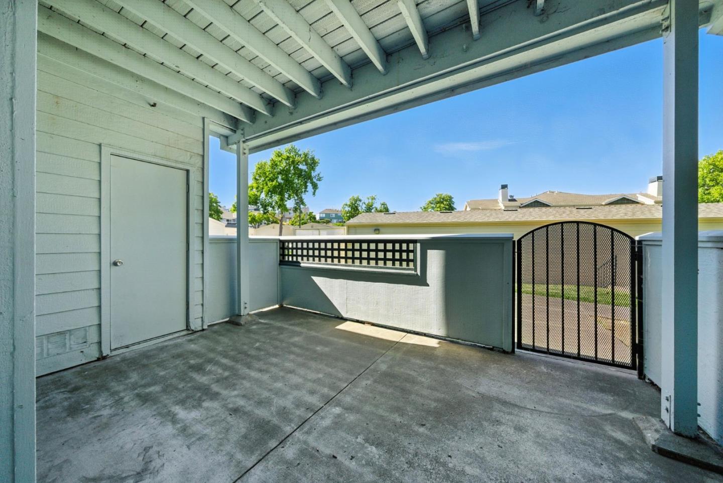 1201 Glen Cove Parkway 1001