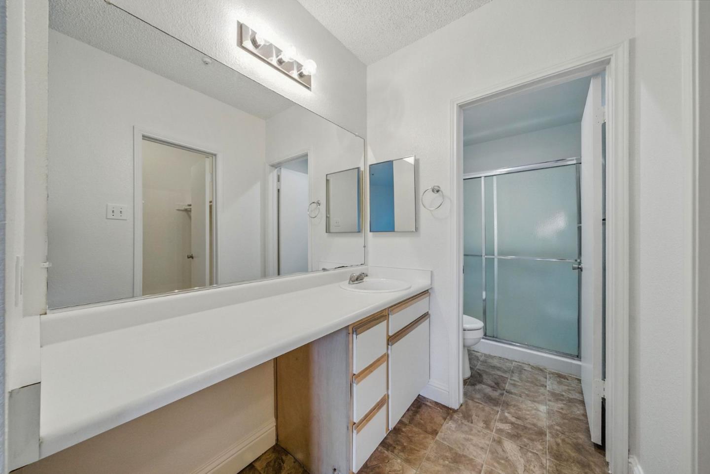 1201 Glen Cove Parkway 1001