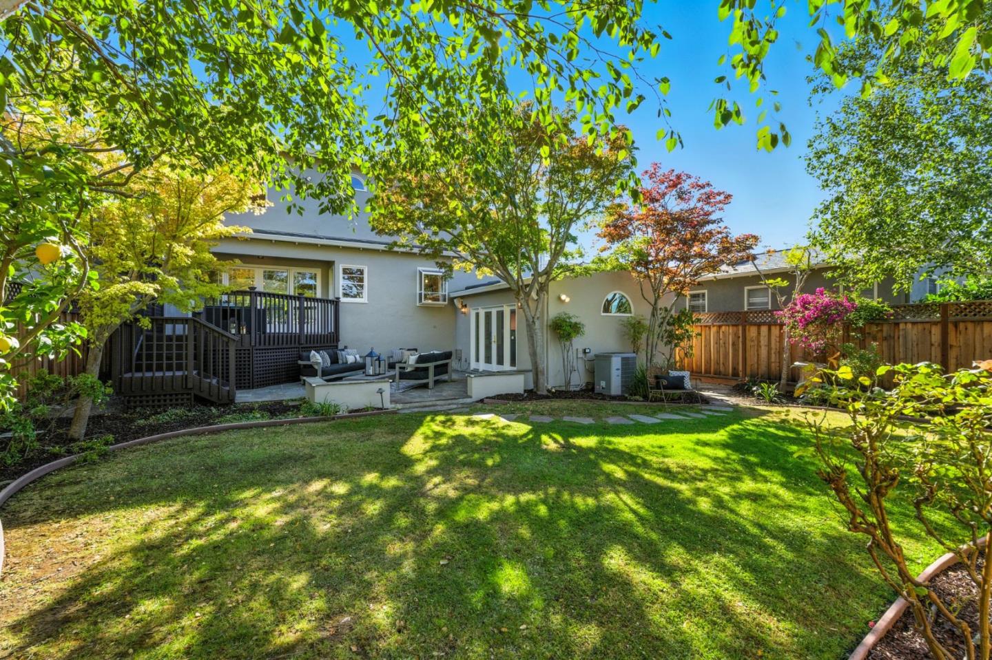 1531 Locust Street