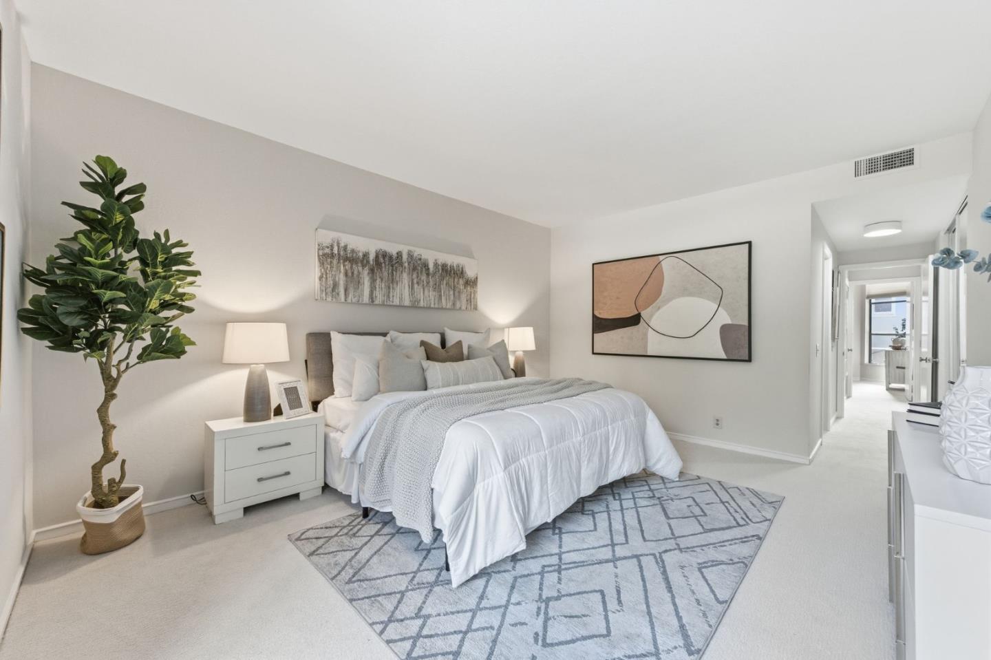 11 Hayward Avenue 1009