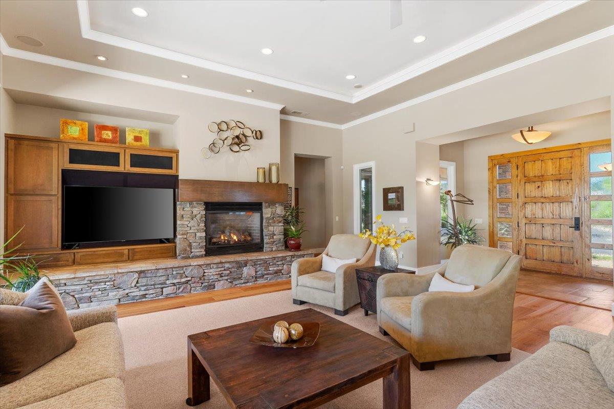 2369 Oak Creek Drive