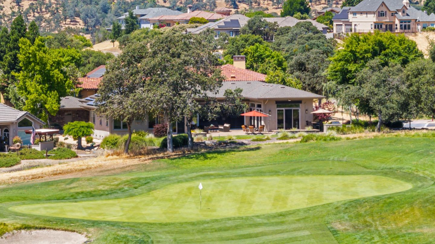 2369 Oak Creek Drive