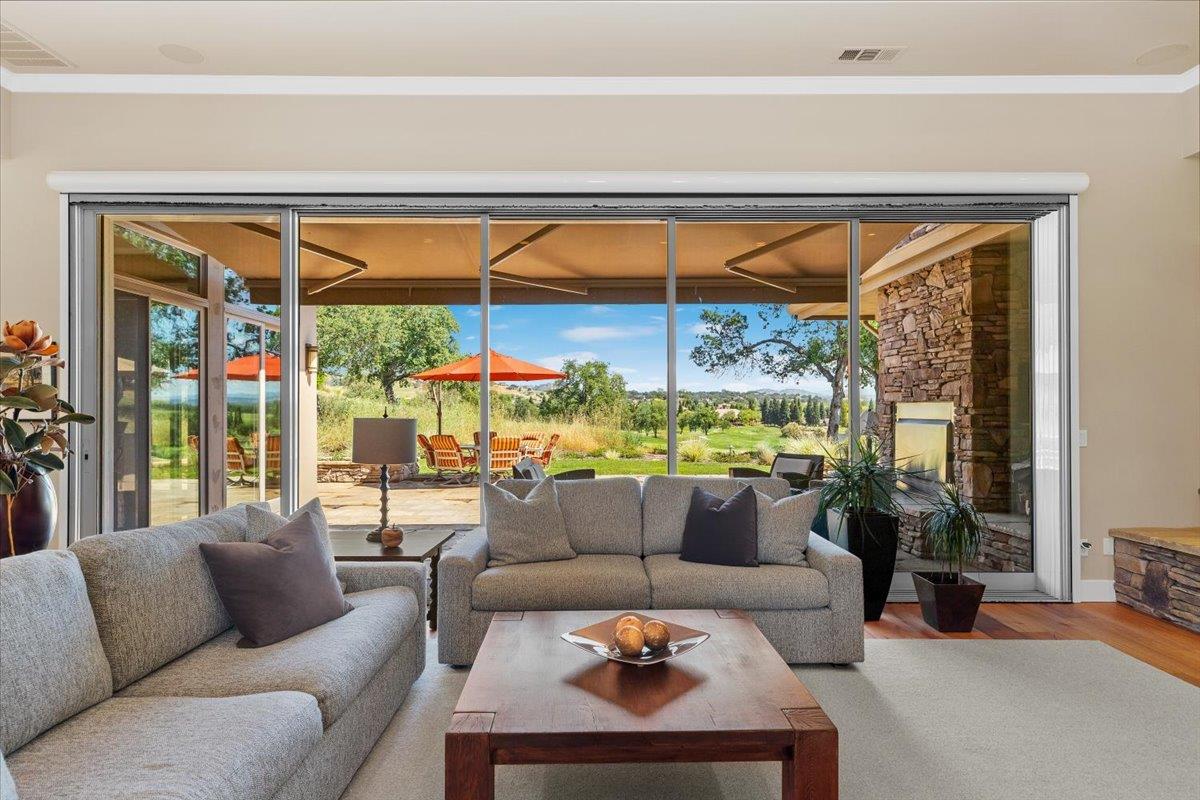 2369 Oak Creek Drive
