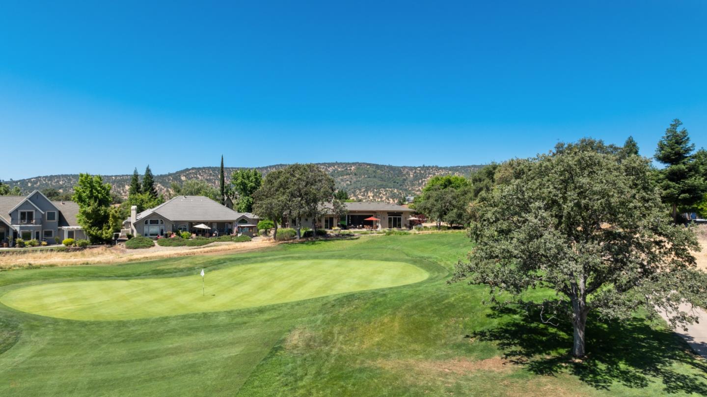 2369 Oak Creek Drive