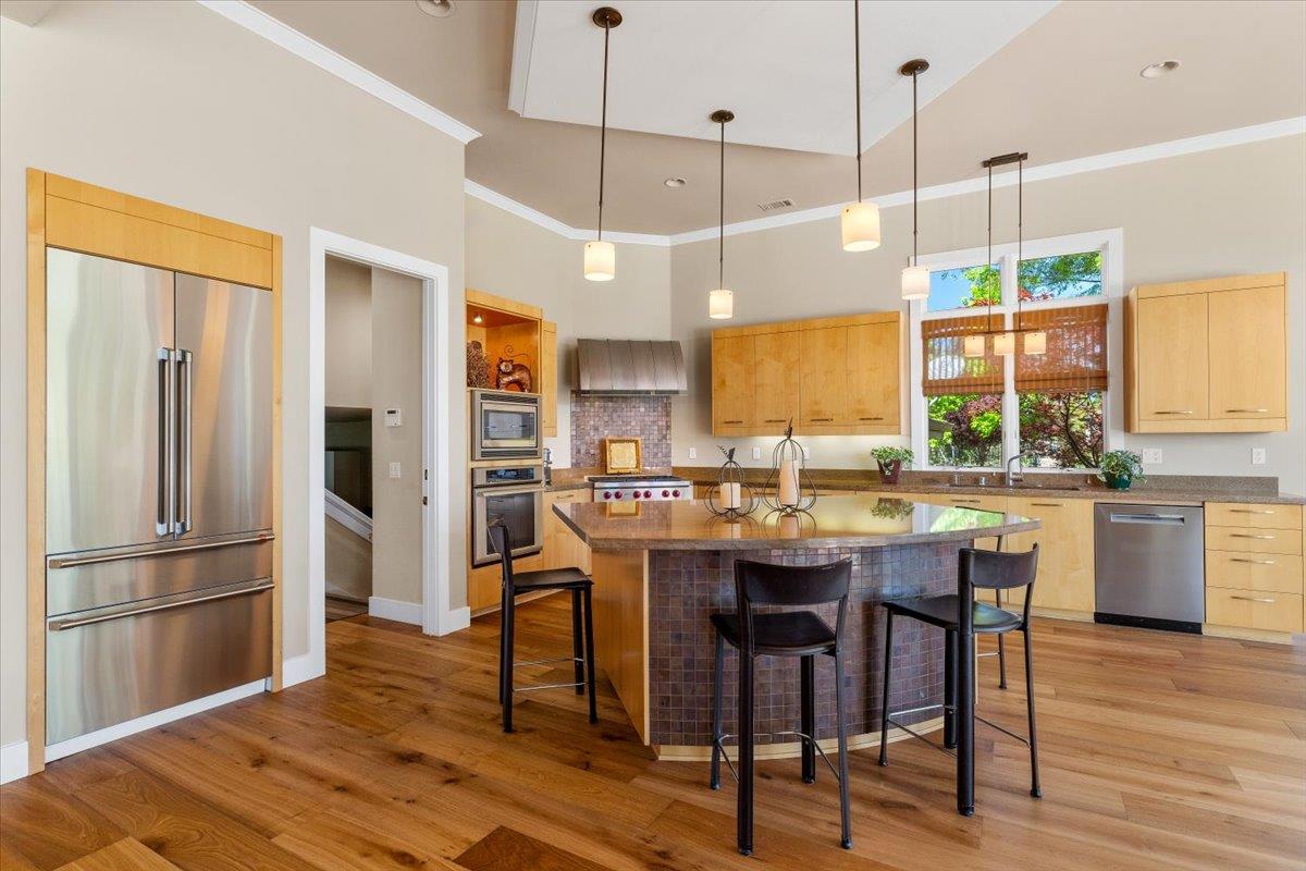 2369 Oak Creek Drive