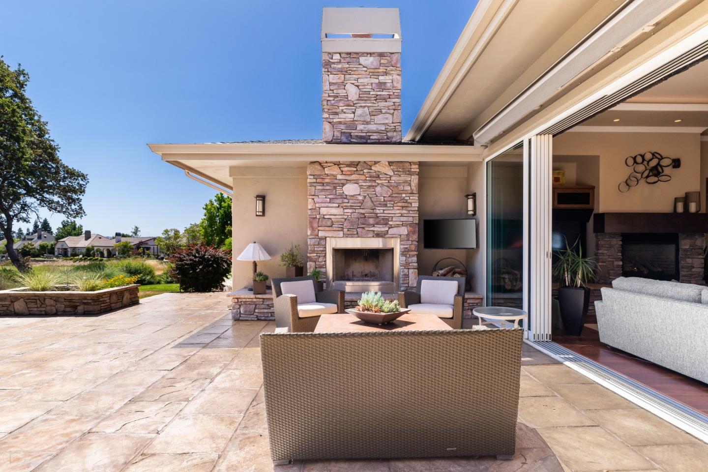 2369 Oak Creek Drive