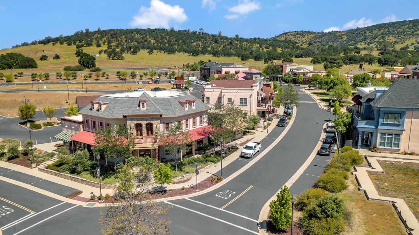 2369 Oak Creek Drive