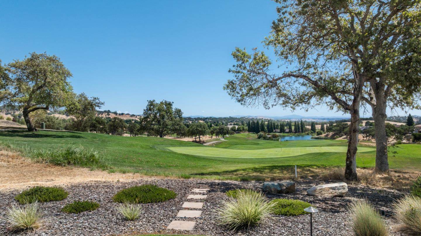 2369 Oak Creek Drive