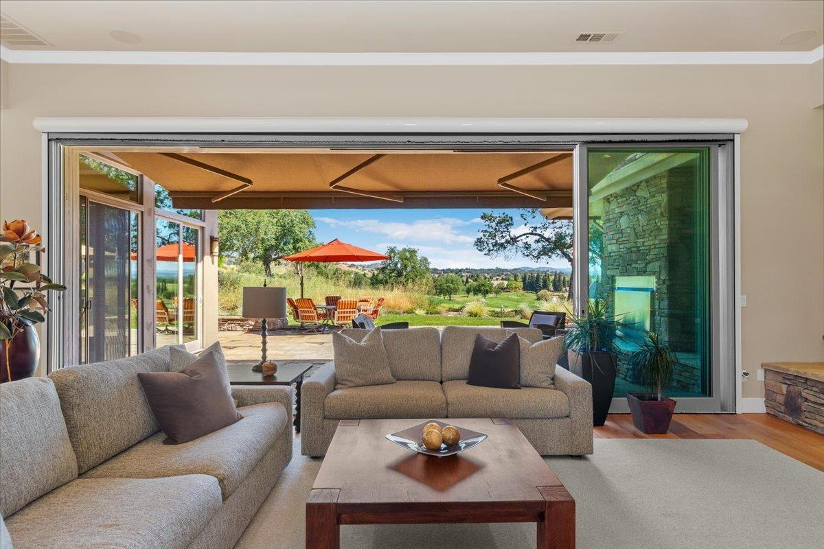 2369 Oak Creek Drive