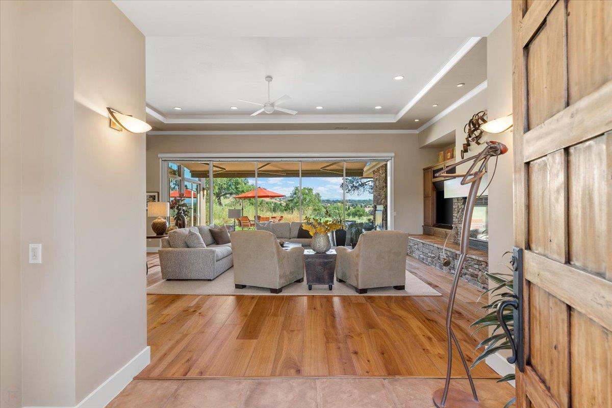 2369 Oak Creek Drive