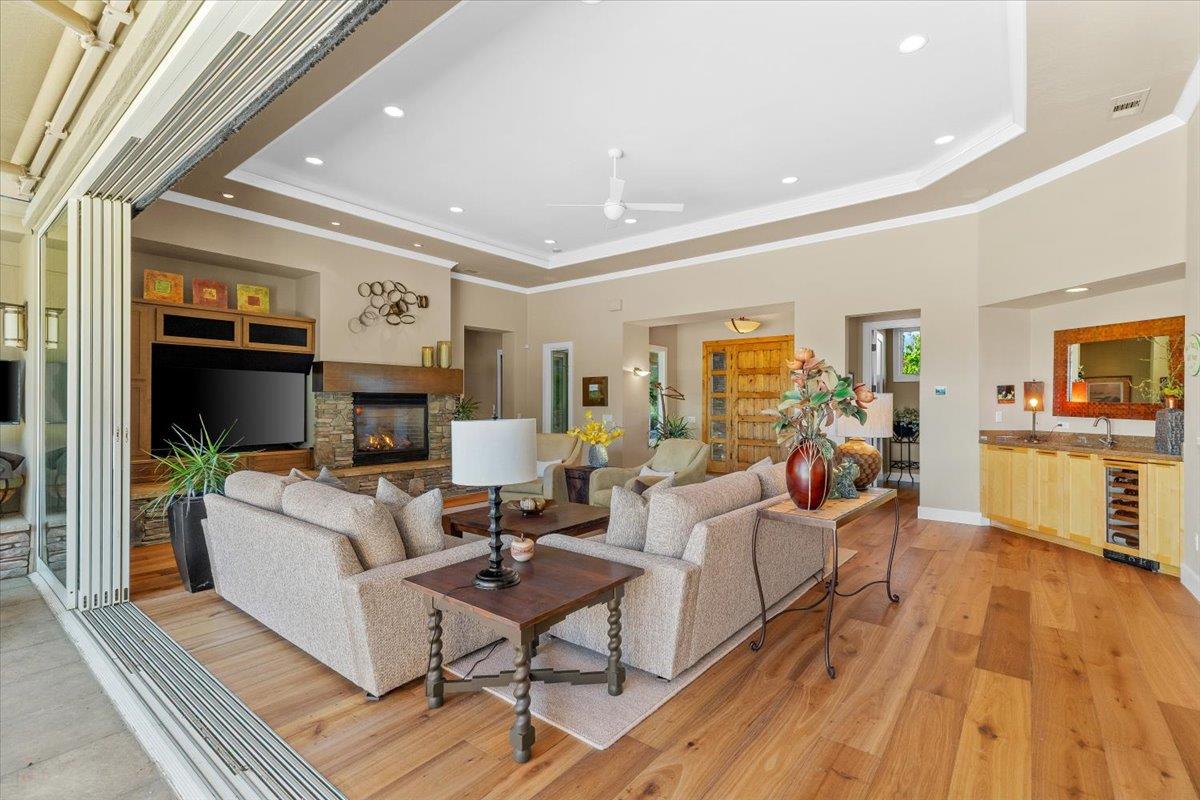 2369 Oak Creek Drive