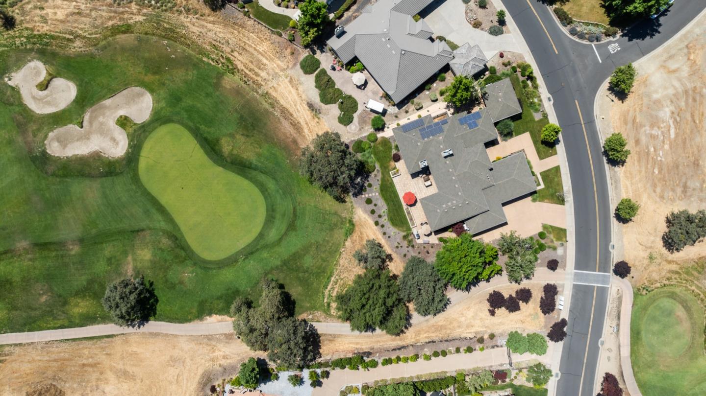 2369 Oak Creek Drive