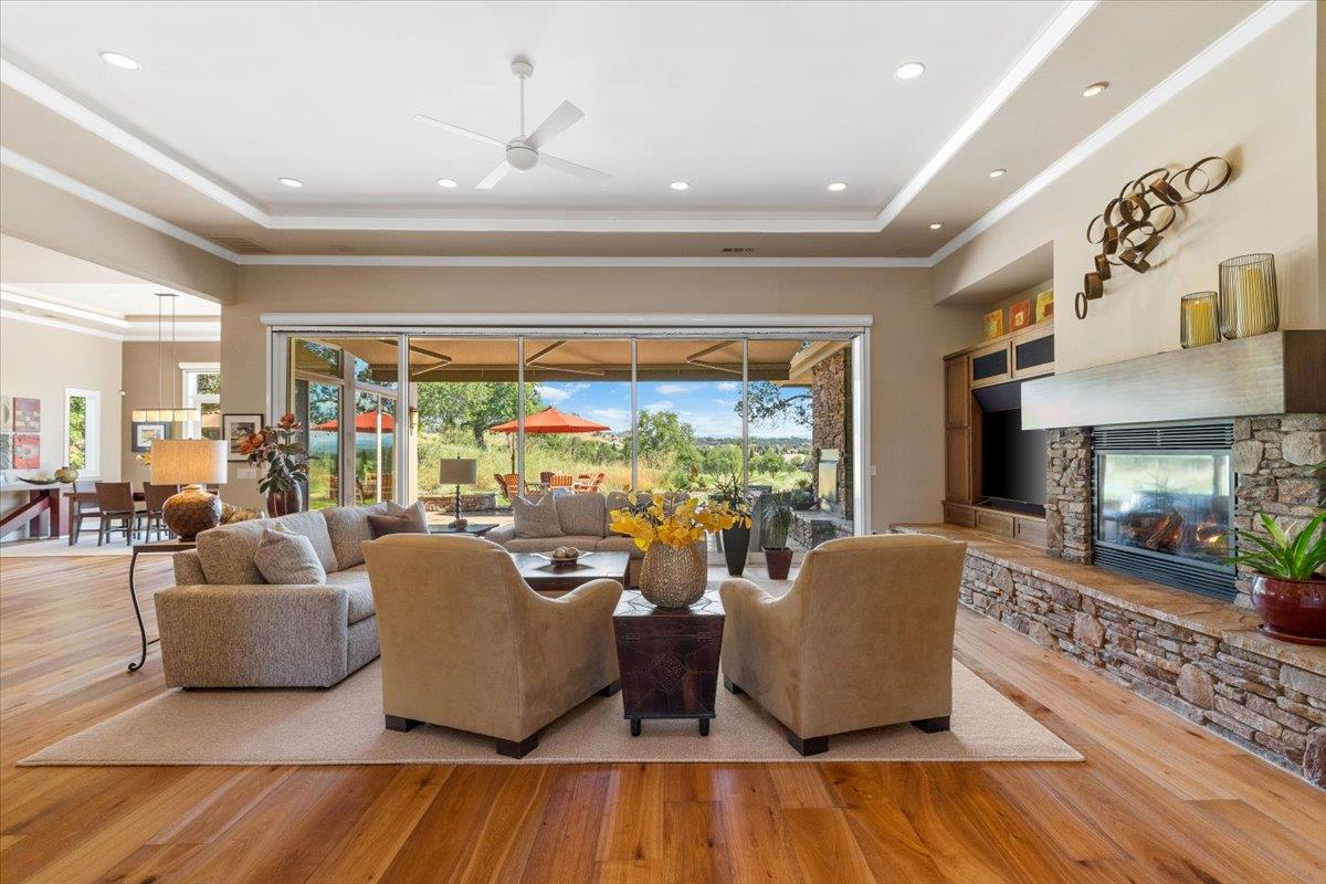 2369 Oak Creek Drive