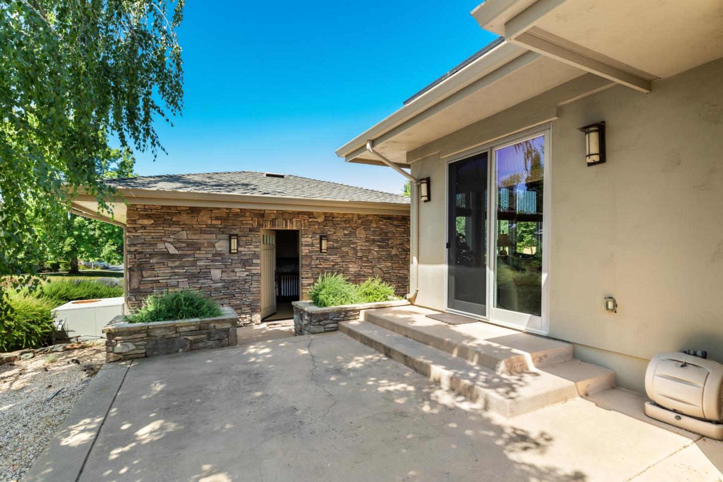 2369 Oak Creek Drive