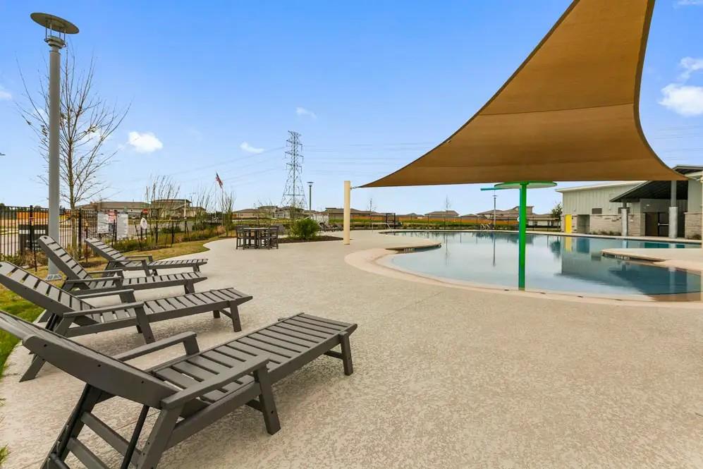 7904 Linda Michelle LN