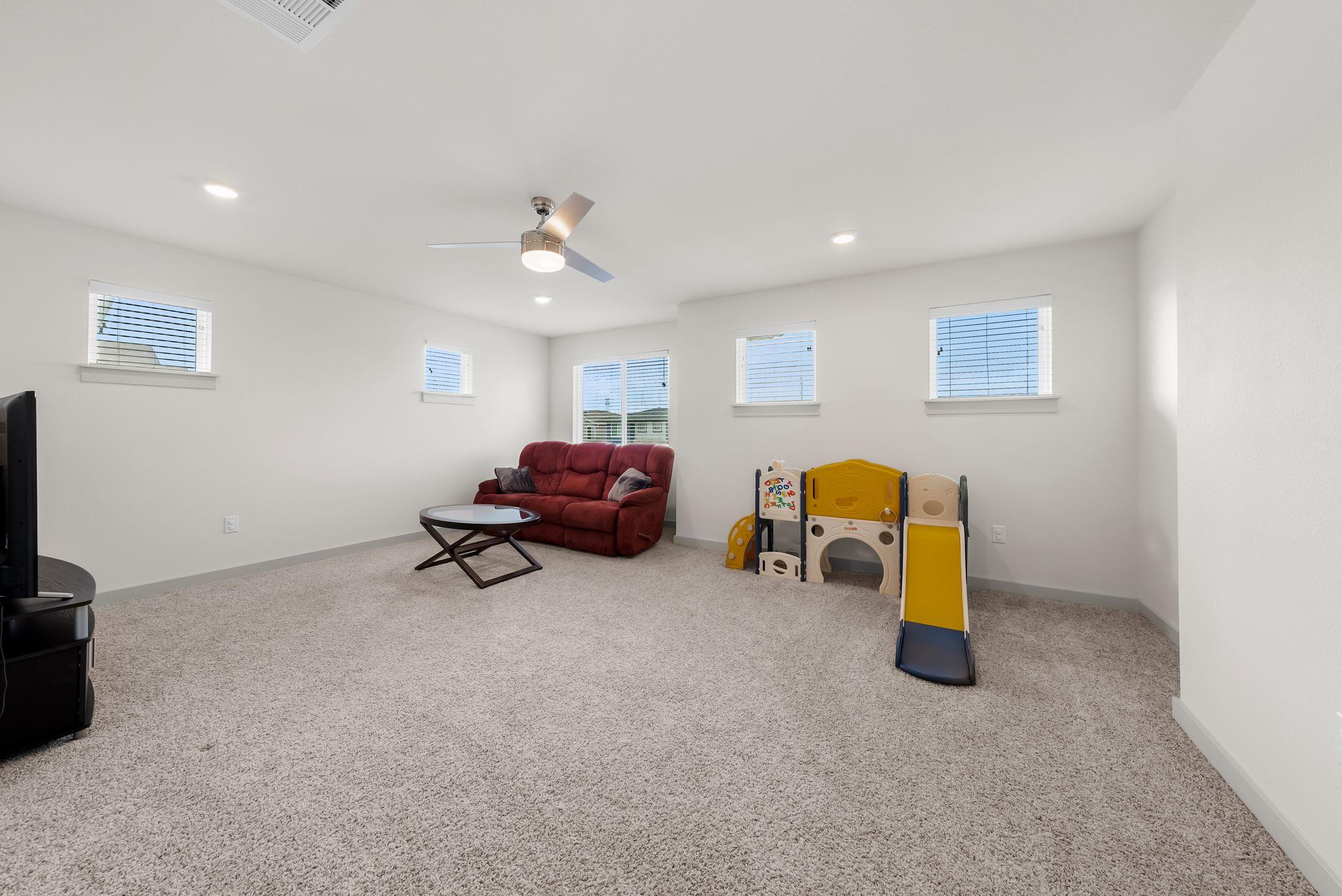 7904 Linda Michelle LN