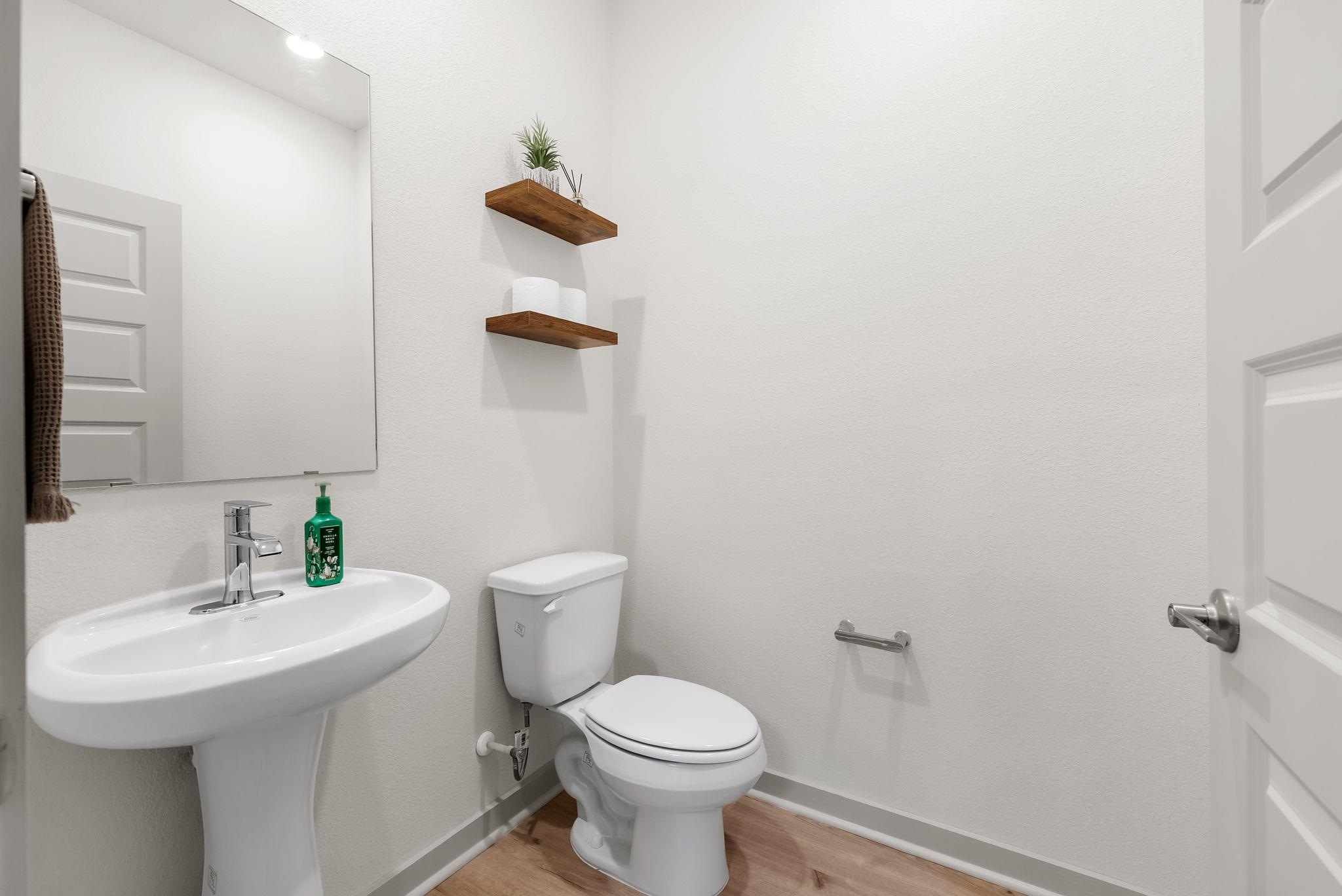 7904 Linda Michelle LN