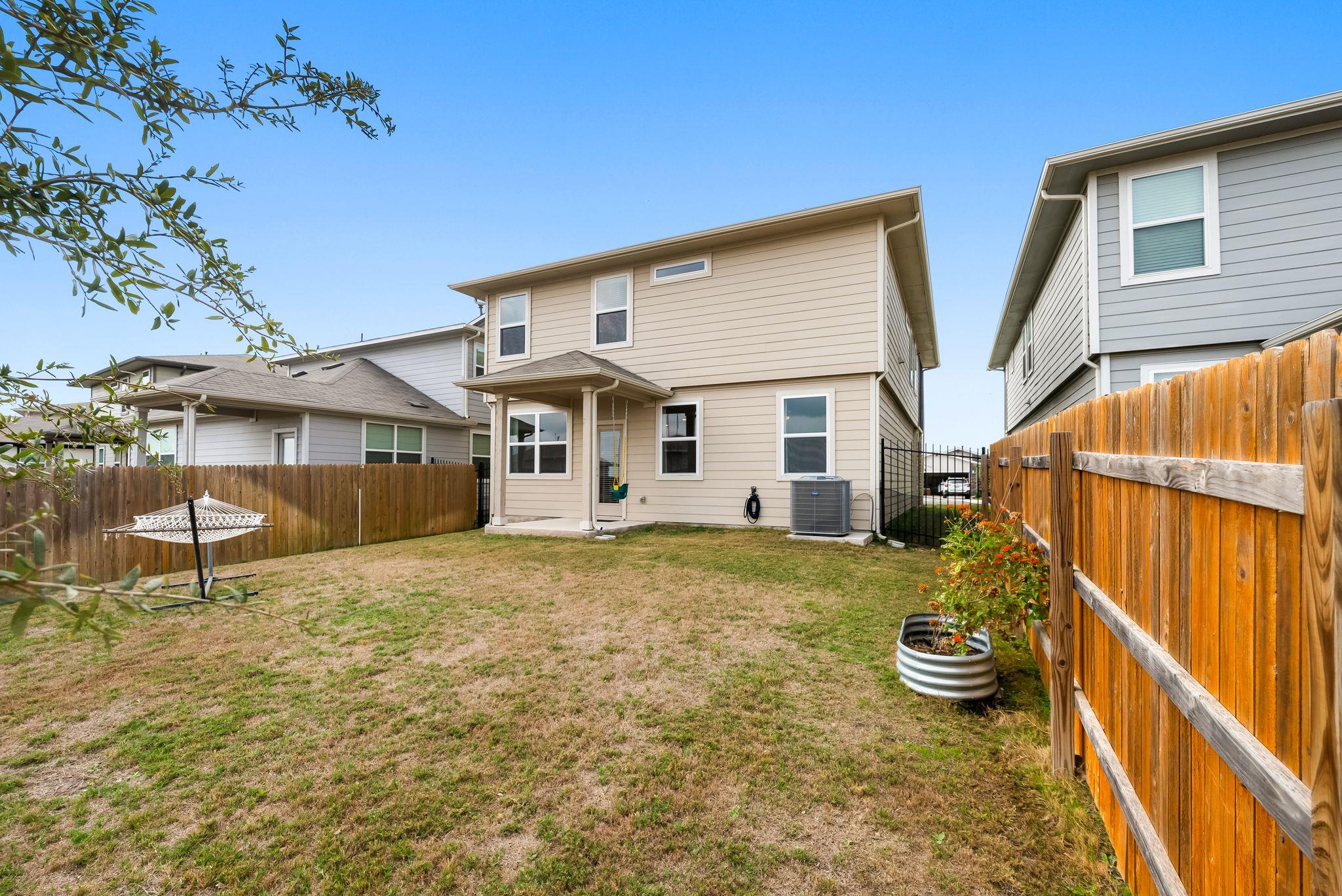 7904 Linda Michelle LN