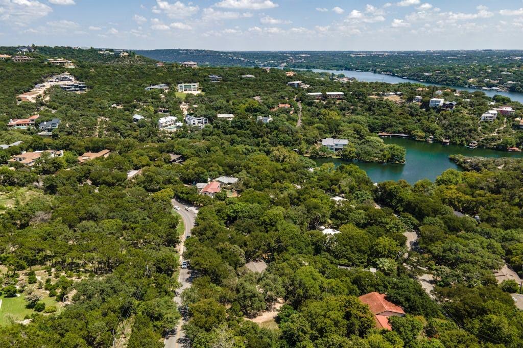 1603 Westlake DR