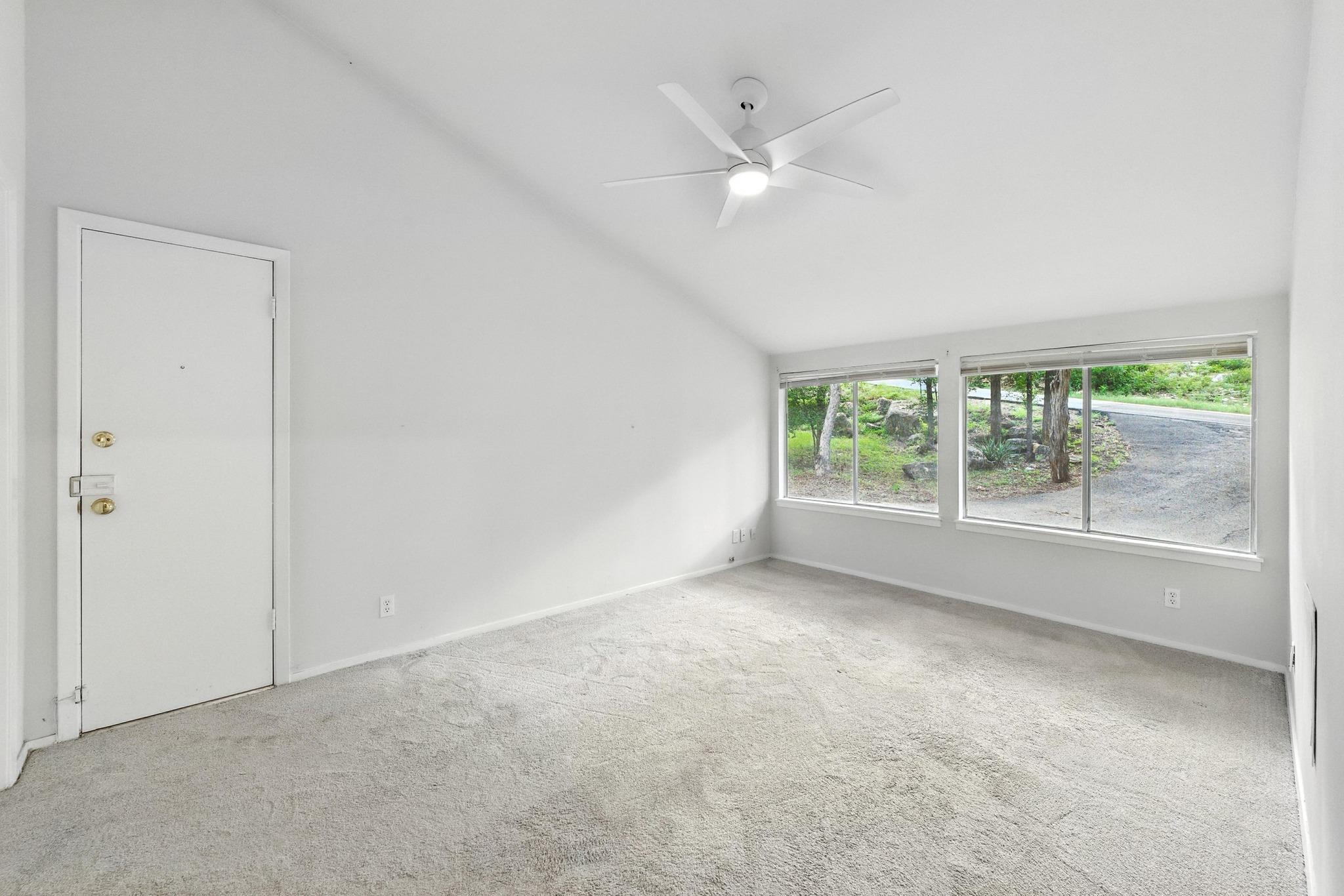 1603 Westlake DR