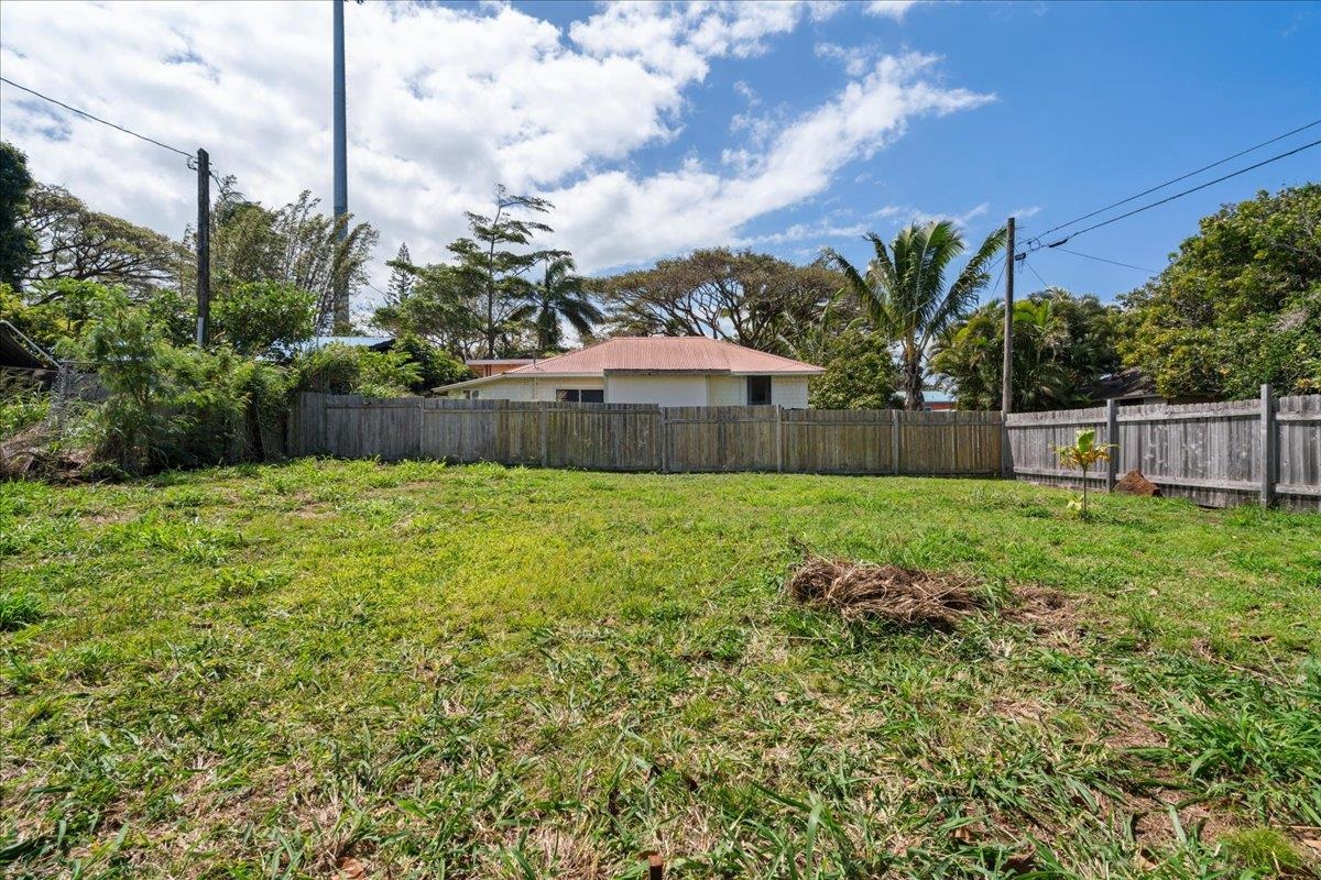 956 Kahealani St