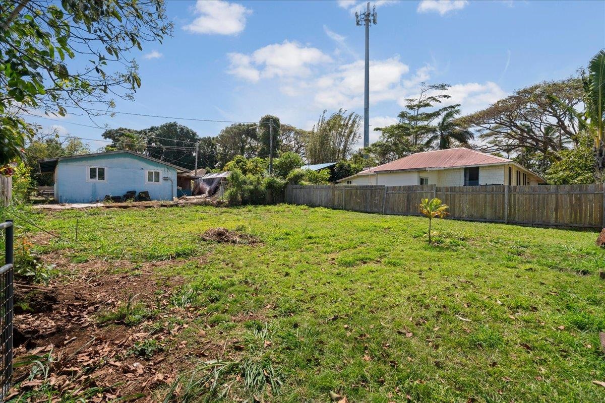 956 Kahealani St