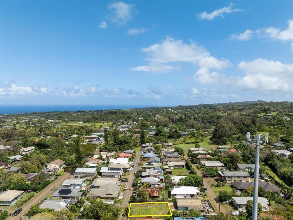 956 Kahealani St