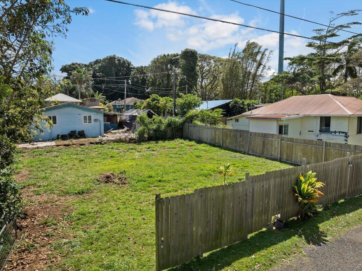 956 Kahealani St