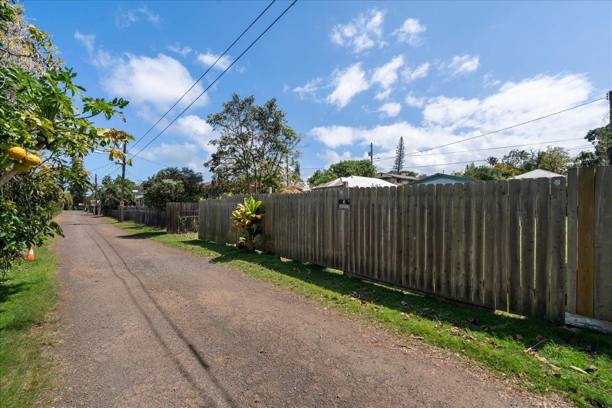 956 Kahealani St