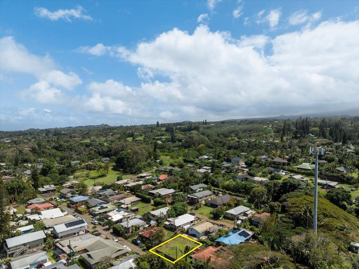 956 Kahealani St