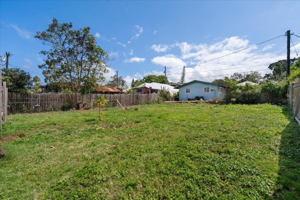 956 Kahealani St