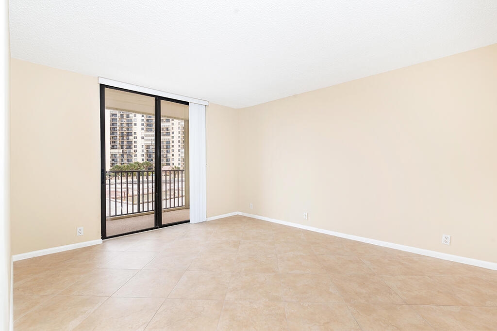 400 Ocean Trail Way 203