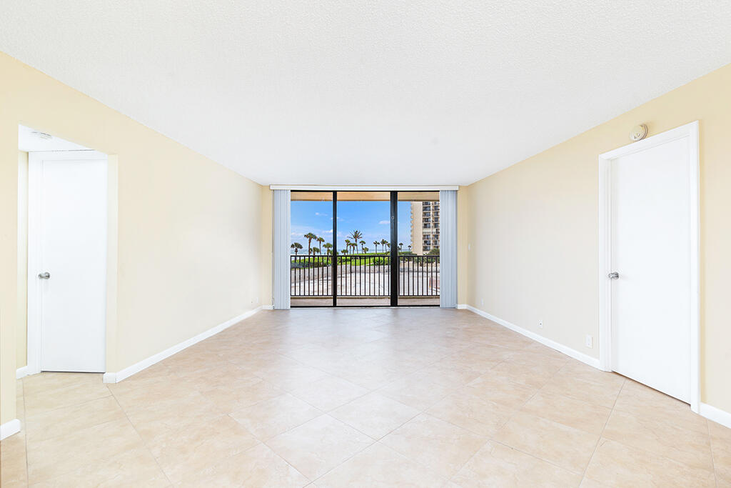 400 Ocean Trail Way 203