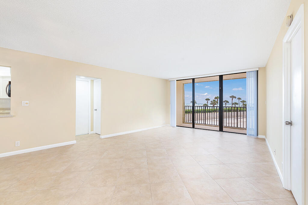 400 Ocean Trail Way 203