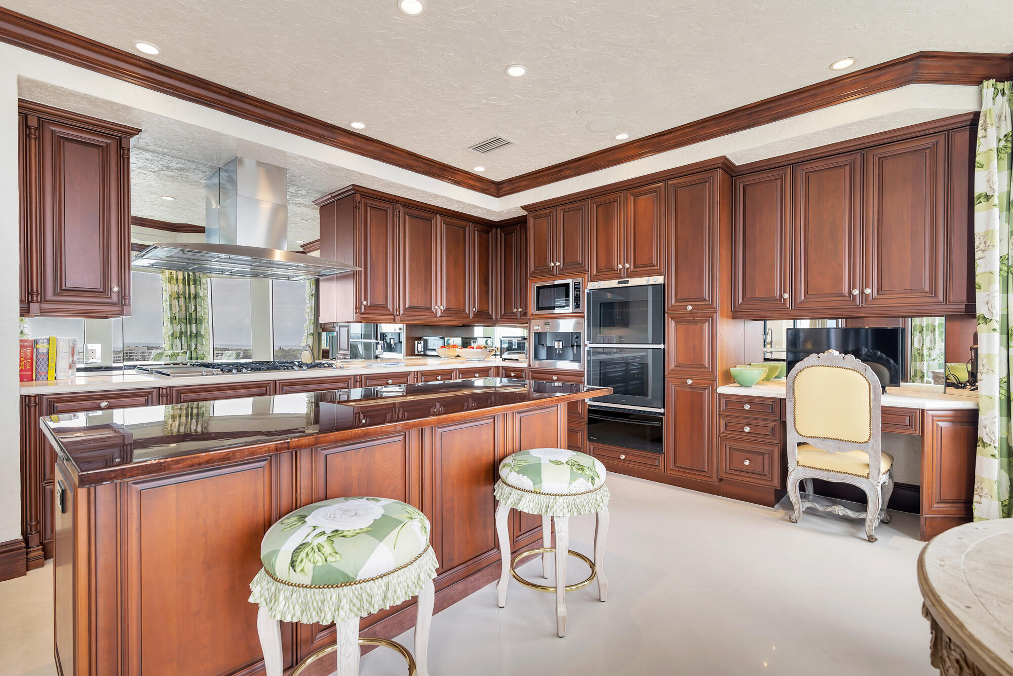 622 N Flagler Drive 904
