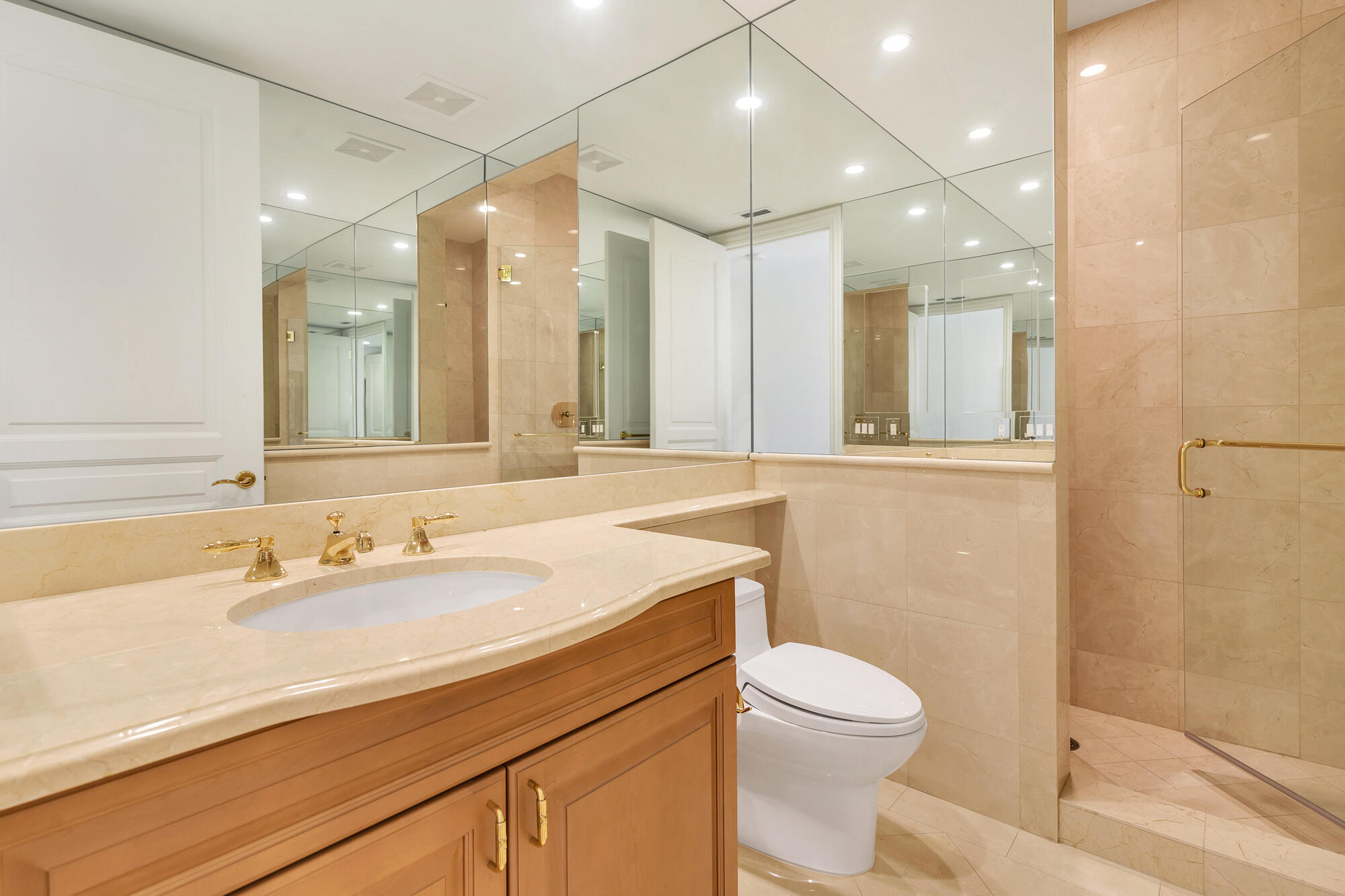 622 N Flagler Drive 904