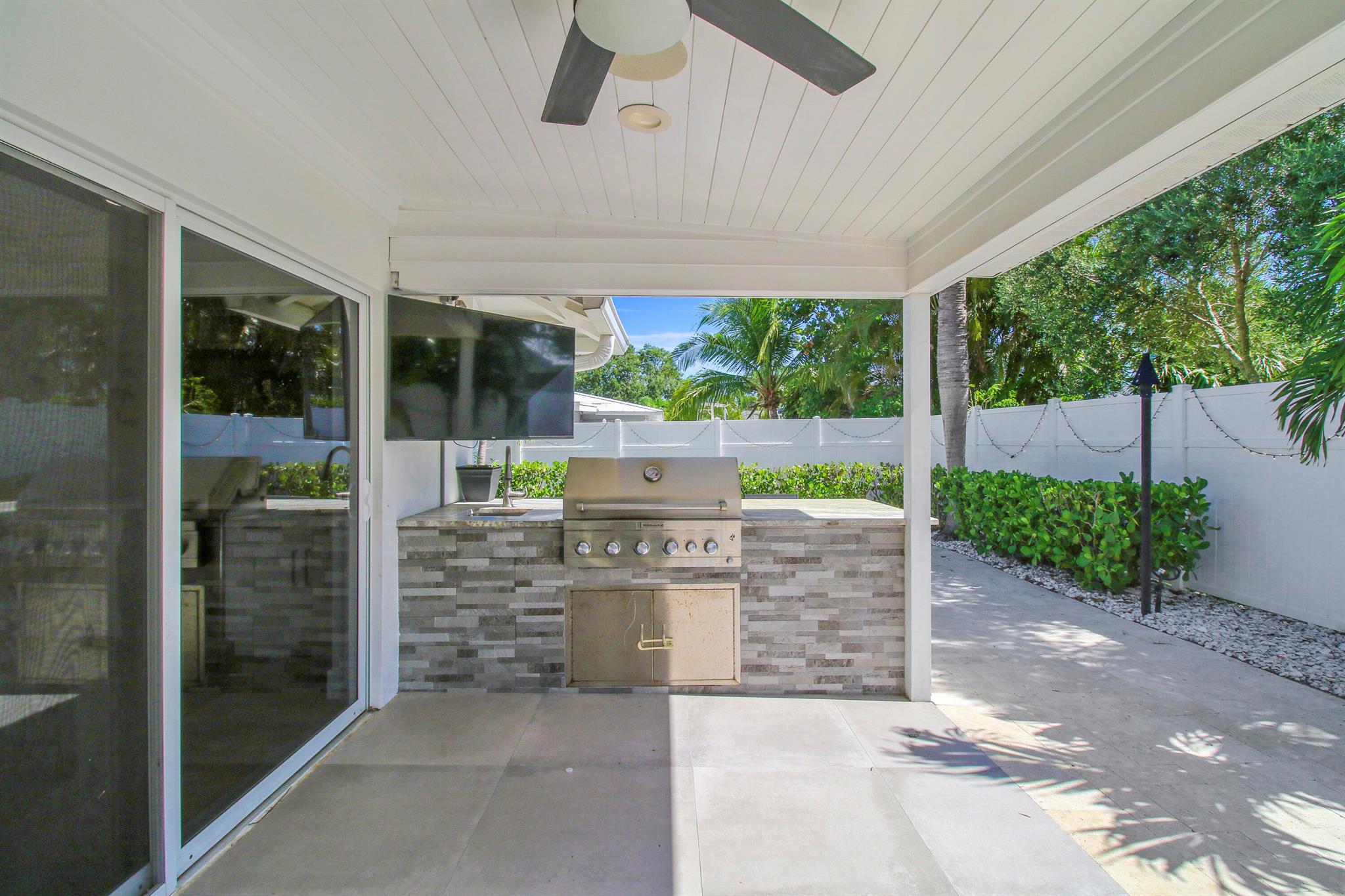523 Harbour Road