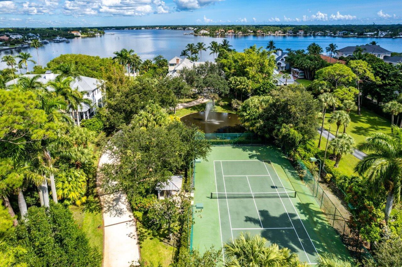 5559 Pennock Point Road