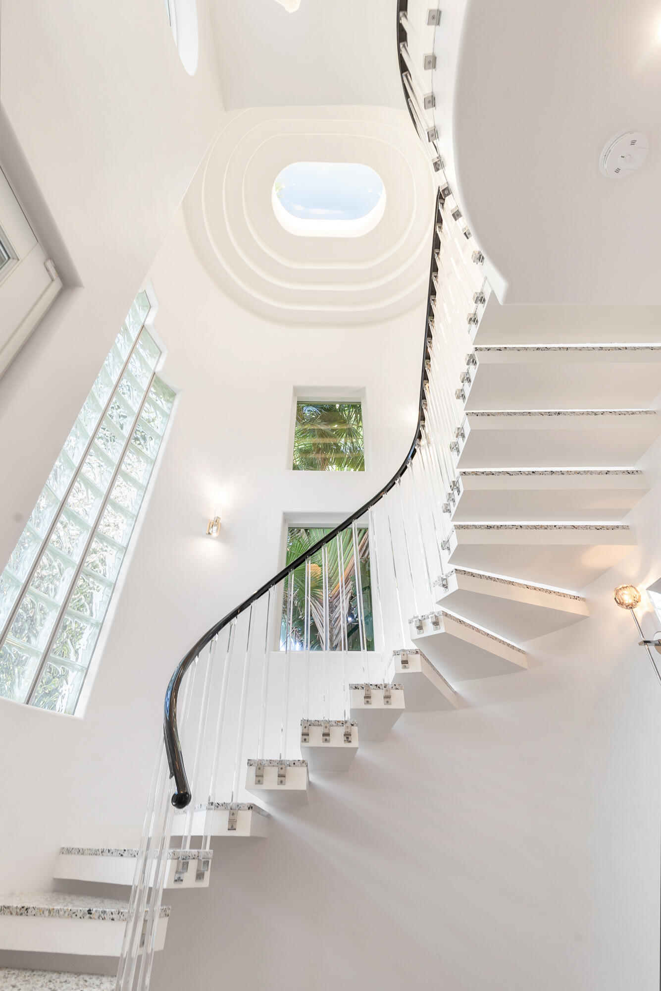 216 Colonial Lane