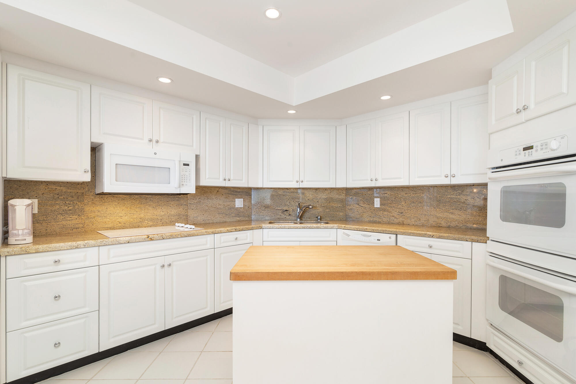 2000 S Ocean Boulevard 208-S