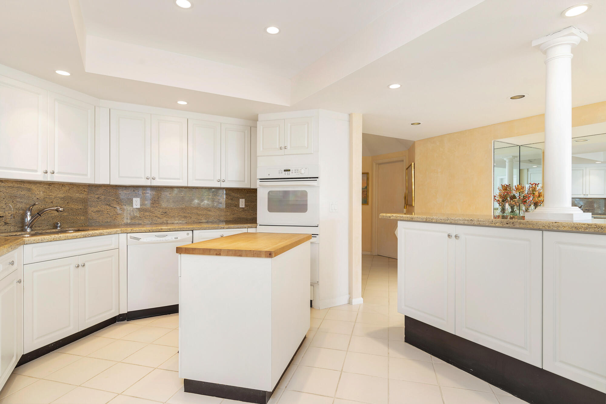 2000 S Ocean Boulevard 208-S